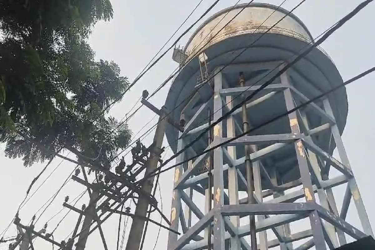 रांची में हिनू की पीएचईडी कॉलोनी में जलमीनार से पानी का रिसाव, जल्द होगी मरम्मत