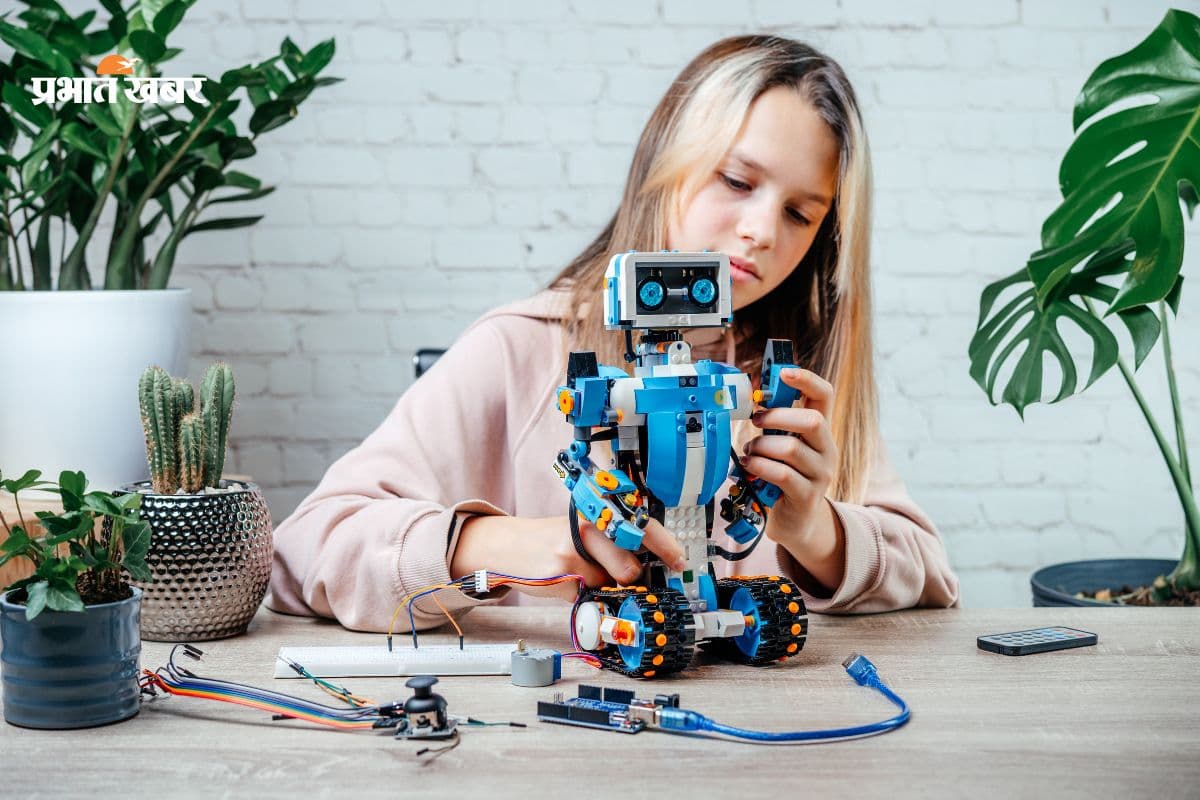 BTech CSE को टक्कर दे रही Robotics Engineering, जानिए क्यों बढ़ रहा इसका क्रेज
