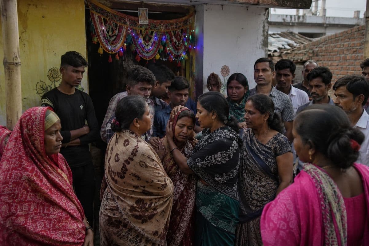 Sahibganj News: शादी के रिसेप्शन से लौट रही स्कॉर्पियो पलटी, बहन के हाथों की मेहंदी उतरने से पहले उठा भाई का साया