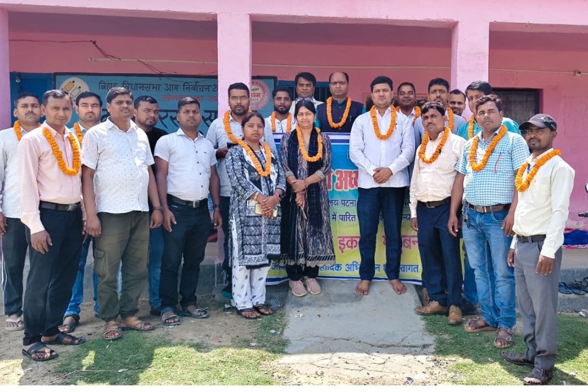 Madhubani News: डॉ. मुरारी यादव चुने गए बीपीएससी शिक्षक संघ के प्रखंड अध्यक्ष, संगठन की मजबूती पर हुई चर्चा