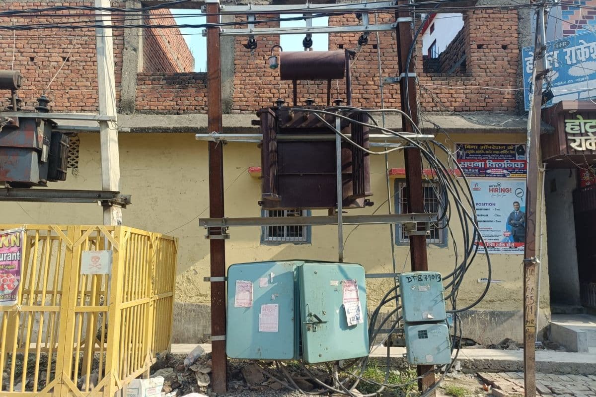 मधुबनी में बिजली चोरों की अब खैर नहीं: ट्रांसफार्मर पर लगेंगे मीटर, विभाग ने शुरू किया काम