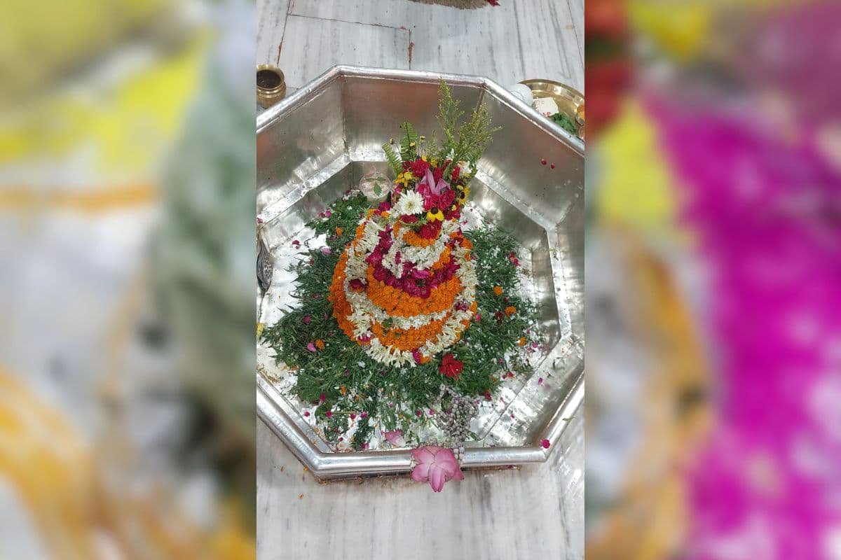 Aaj Ka Darshan: 'हर-हर महादेव' से गूंजा गरीबनाथ मंदिर, बाबा के जलाभिषेक के लिए उमड़ी श्रद्धालुओं की भारी भीड़