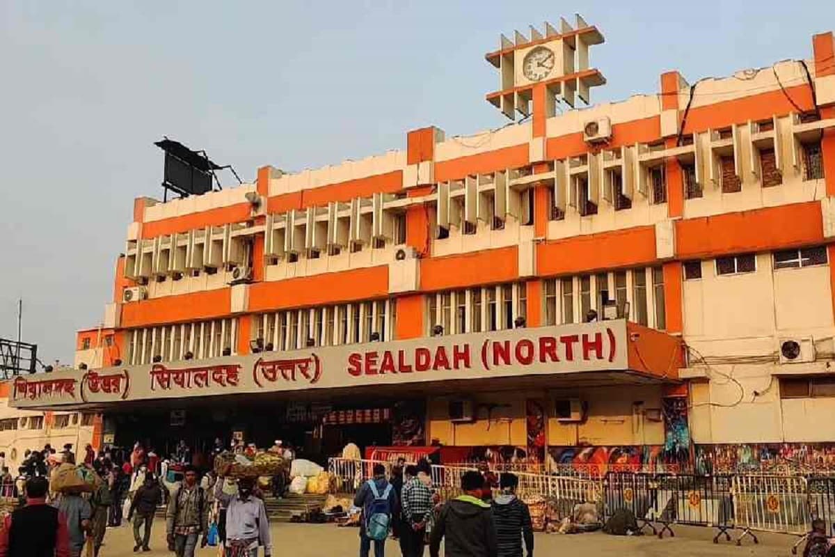 बंगाल के सियालदह स्टेशन पर केवल IRCTC का स्टॉल, अब नहीं दिखेंगे फेरीवाले