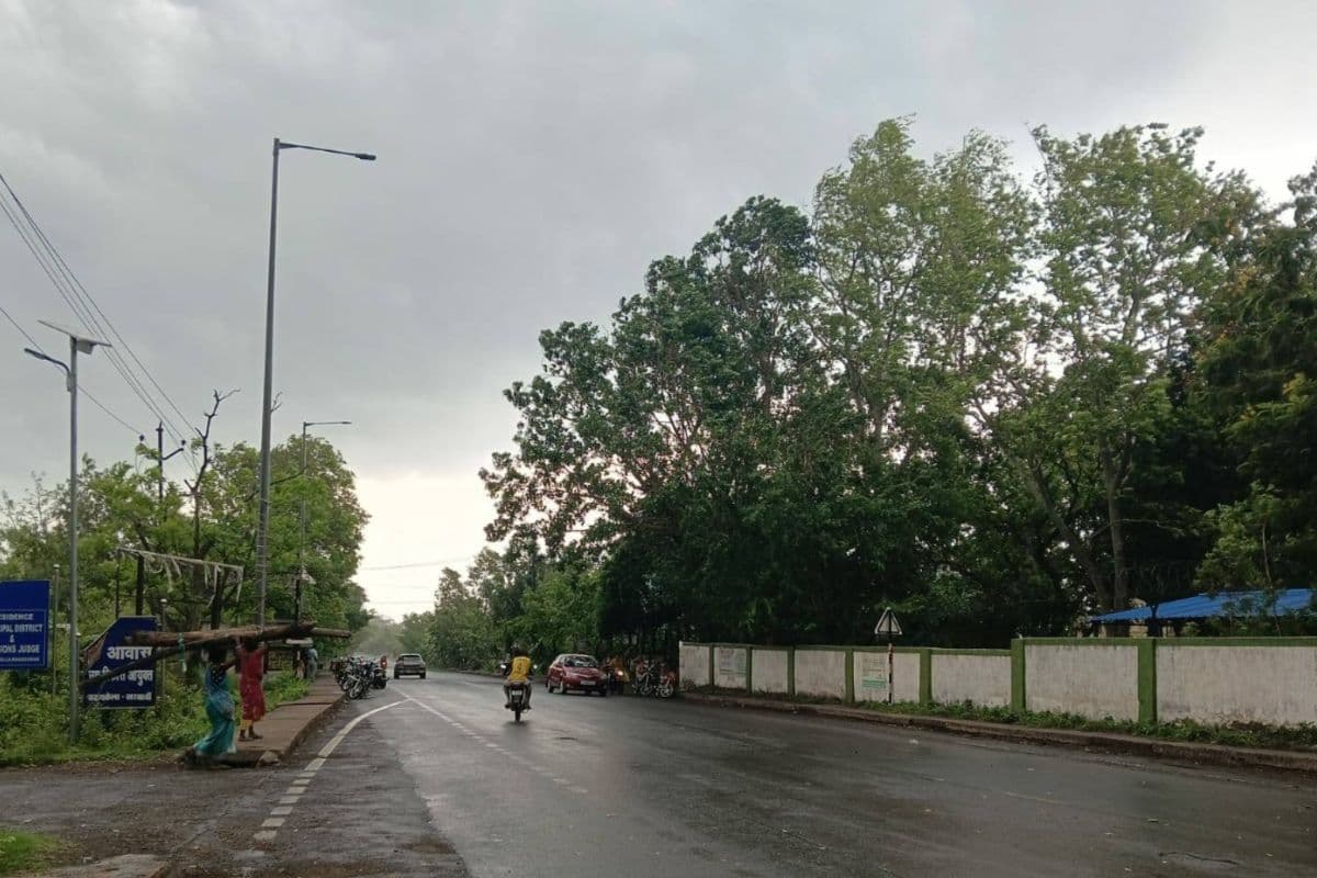 पहले चली ठंडी हवा, फिर उठी काली घटा, सरायकेला-खरसावां में मौसम हुआ सुहाना 