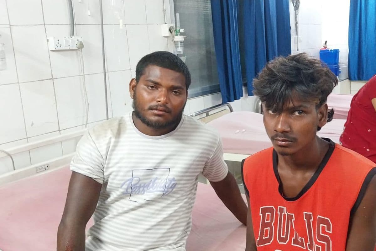 सरायकेला में रोड एक्सीडेंट, तेज रफ्तार कार ने चार लोगों को मारी टक्कर 