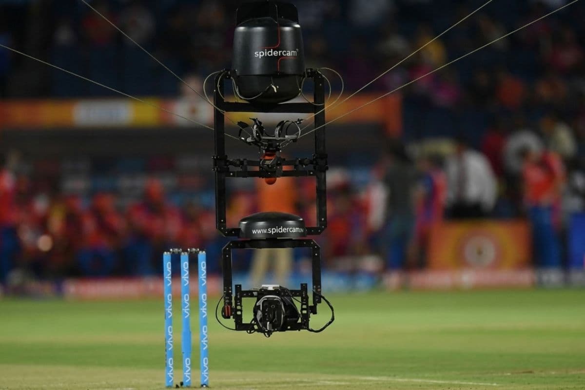 IPL में खिलाड़ियों के ऊपर मंडराने वाला Spidercam कैसे काम करता है? जानें इसके बारे में सब कुछ