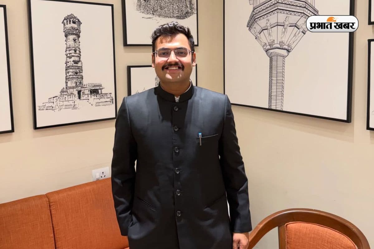 पिता लोहार, रिश्तेदारों से कर्ज लेकर की तैयारी, दूसरे प्रयास में स्मित बने IAS
