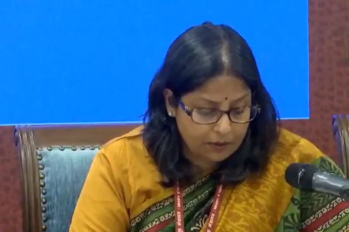 पेट्रोलियम मंत्रालय की अपील: तेल की खपत घटाएं, इलेक्ट्रिक वाहनों की ओर कदम बढ़ाएं