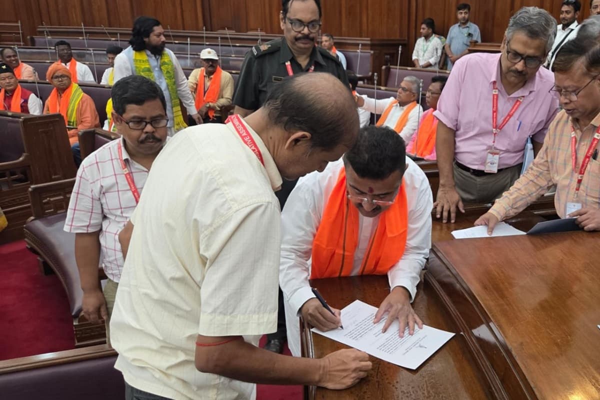 शुभेंदु अधिकारी ने ली विधानसभा सदस्य के रूप में शपथ, भवानीपुर से चुने गये हैं विधायक