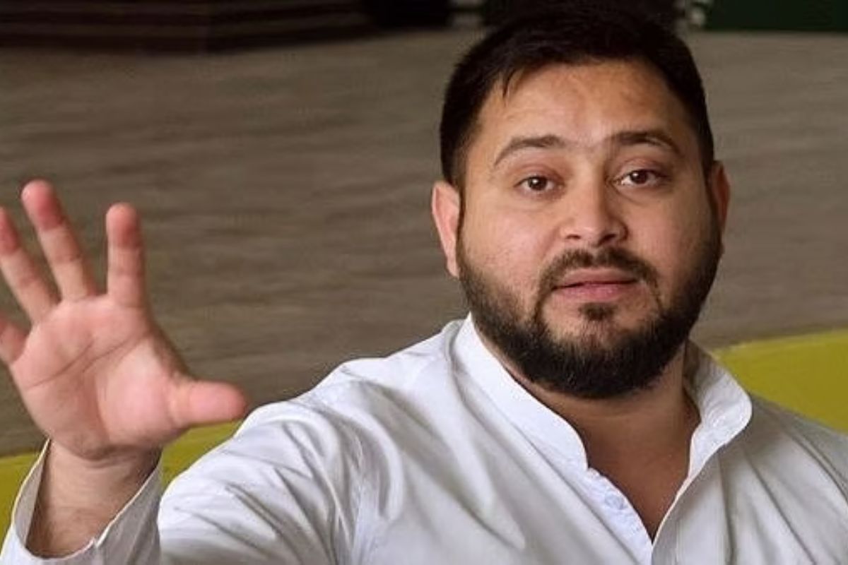 पीएम की तेल बचाओ अपील पर तेजस्वी ने उठाए सवाल, बोले- कल कहेंगे कपड़ा भी मत पहनिए