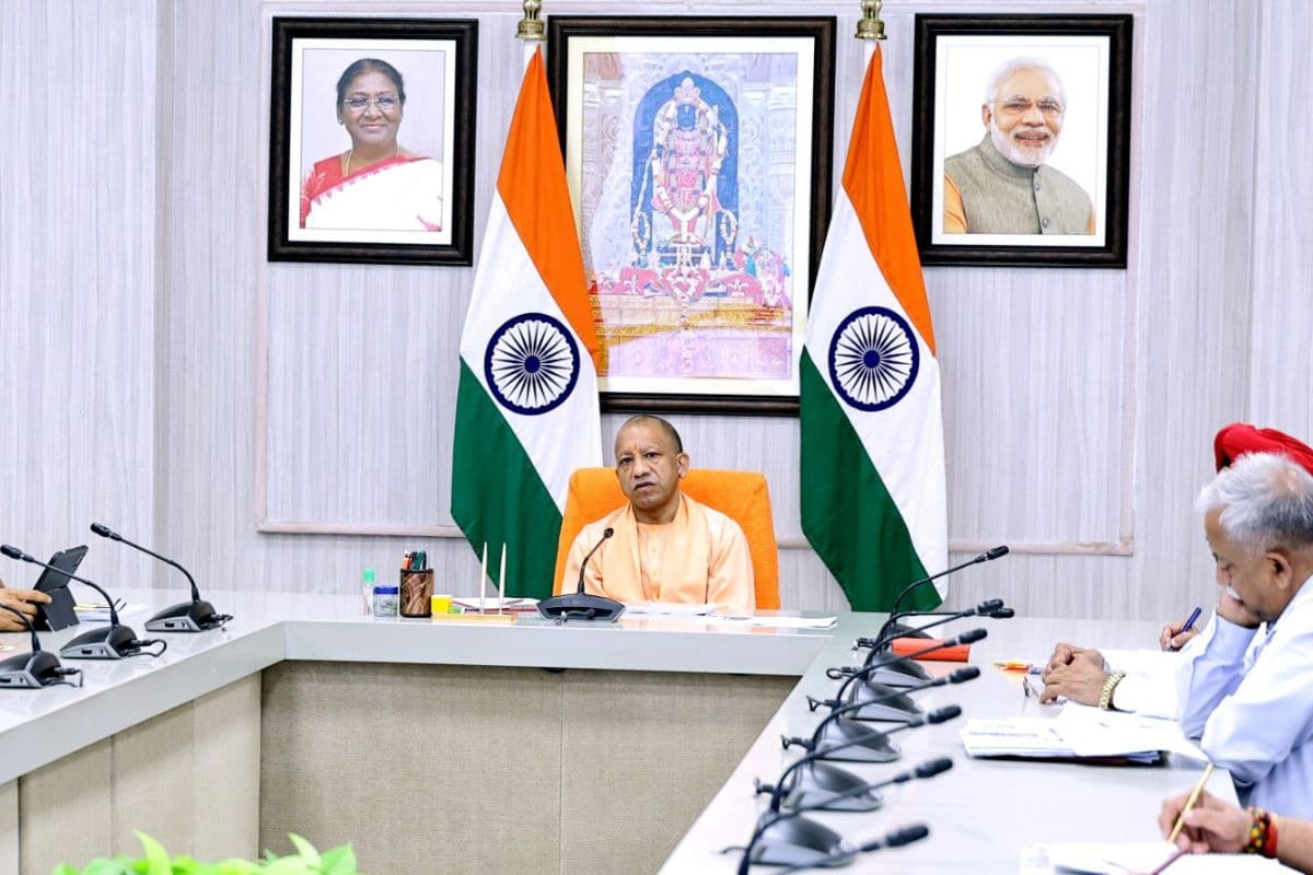 बोले सीएम योगी- आयुष्मान योजना गरीबों का सबसे बड़ा सहारा, क्लेम भुगतान समय से हो