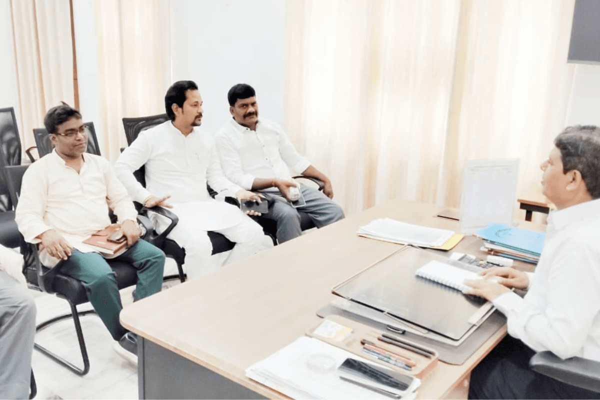 भीषण गर्मी के बीच सासाराम में पानी के लिए त्राहिमाम, नगर आयुक्त से मिले भाजपा नेता