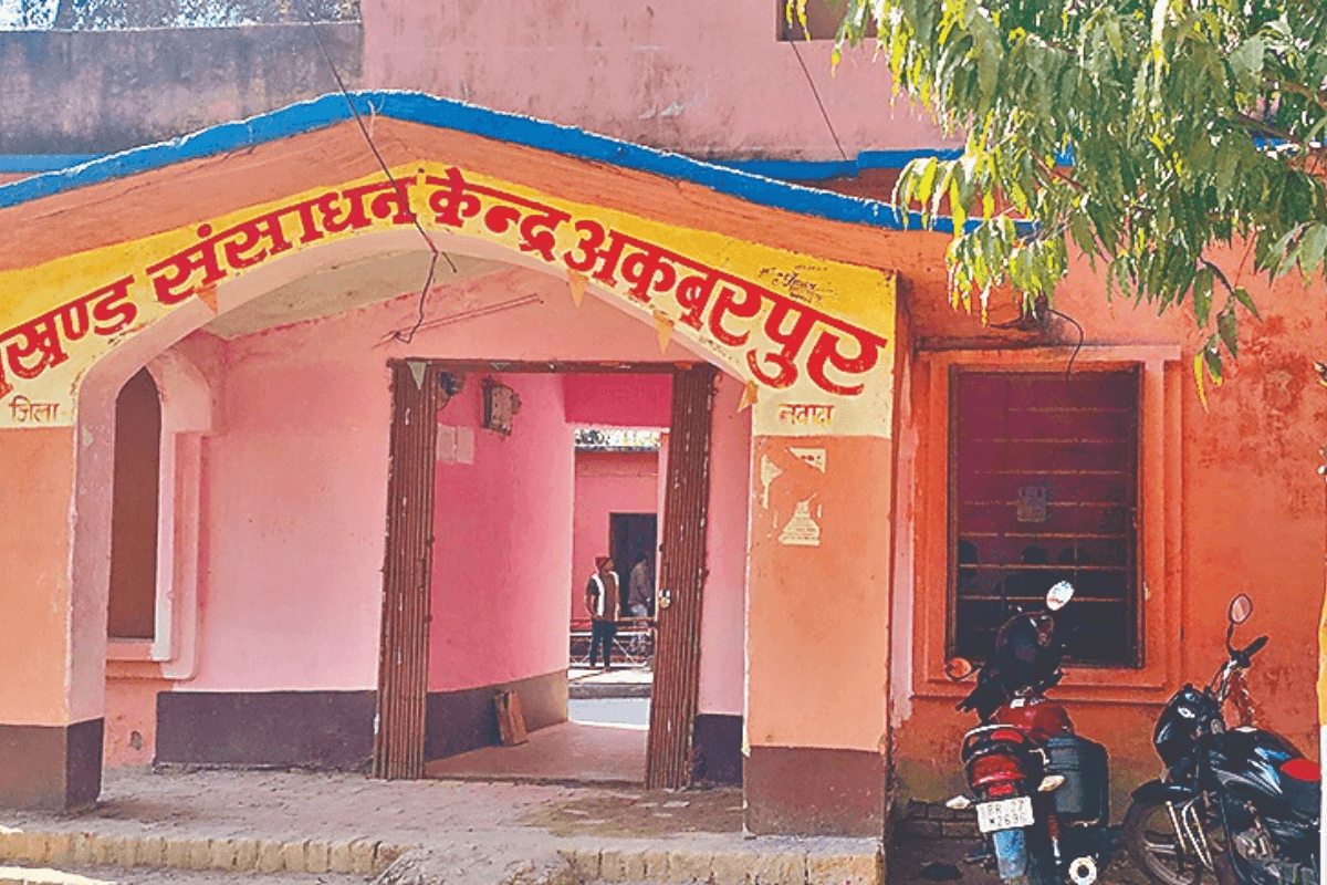 नवादा में शोपीस बने टैबलेट, 90% प्रारंभिक विद्यालयों में नहीं शुरू हुई डिजिटल हाजिरी