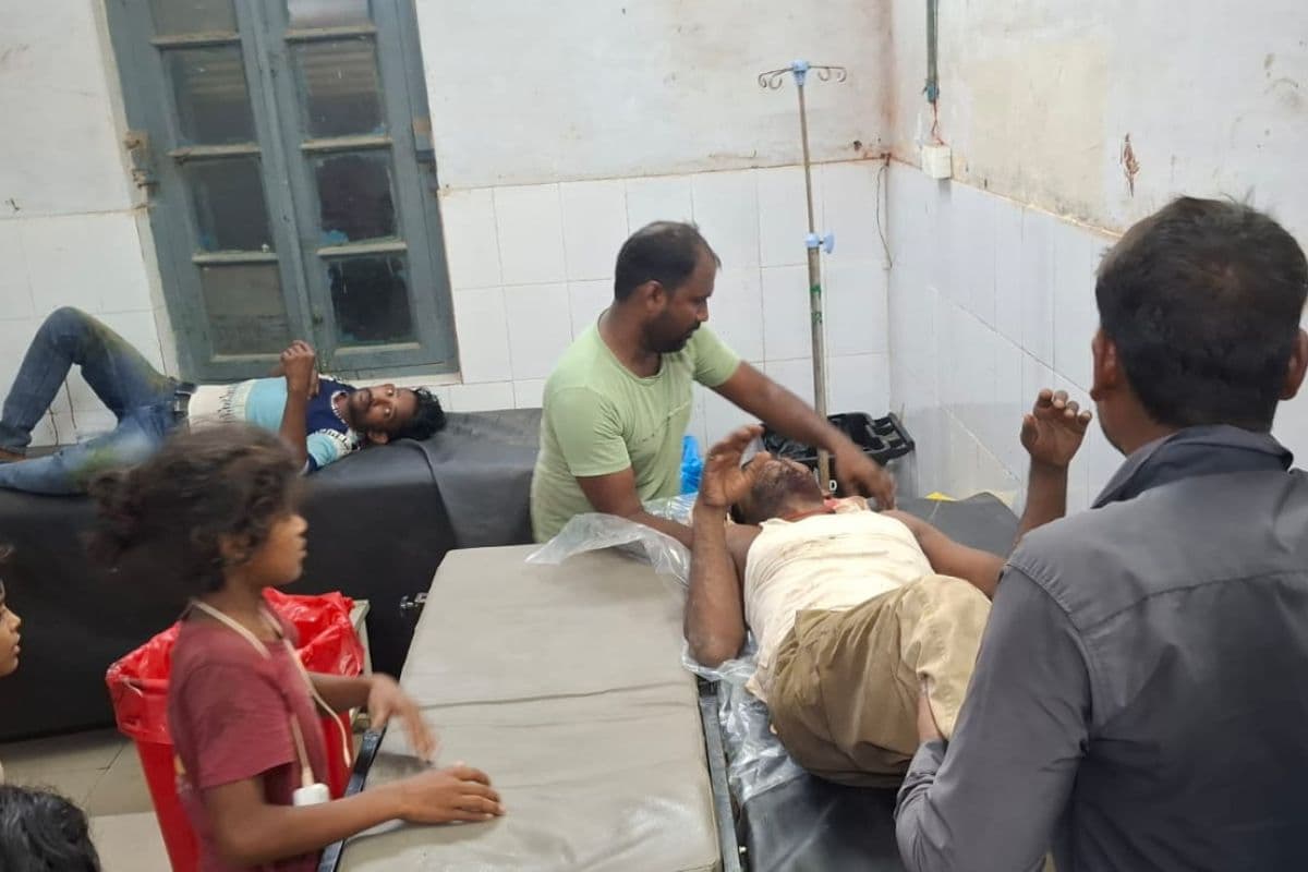 पूर्णिया के बरसोनी में तेज रफ्तार ऑटो पलटी: हादसे में चालक सहित तीन लोग गंभीर रूप से घायल, GMCH में इलाज जारी