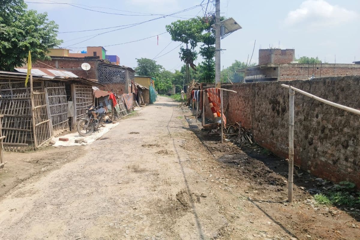 कटिहार की दलन पूरब पंचायत में नाला निर्माण न होने से स्थिति बदहाल, अधिकांश वार्ड नालाविहीन, मुखिया पर भेदभाव का आरोप