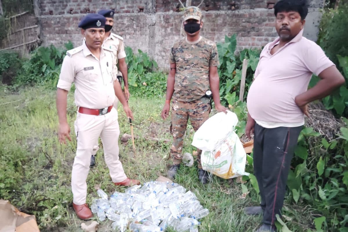 सुपौल में मद्य निषेध विभाग का बड़ा एक्शन: 88 बोतल नेपाली शराब के साथ तस्कर गिरफ्तार, भेजा गया जेल