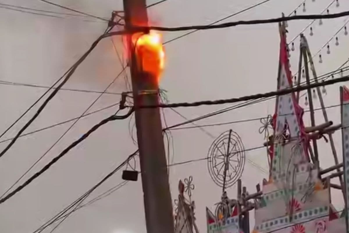 राजगीर मलमास मेला में थिएटर के पास डीपी में लगी आग, अग्निशमन कर्मियों की तत्परता से टला बड़ा हादसा
