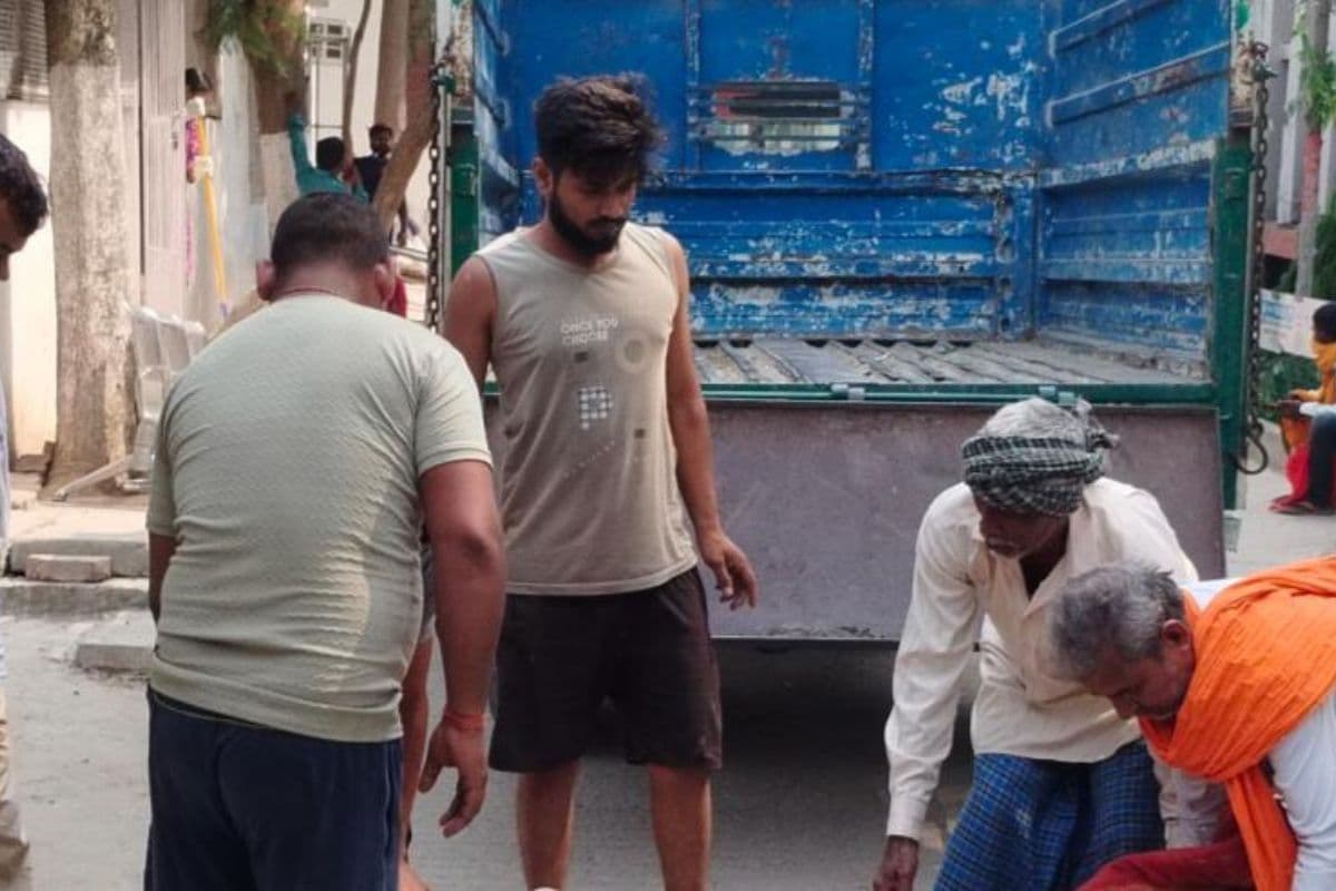 बेगूसराय के तेघड़ा में पेड़ से लटका मिला बुजुर्ग का शव, हत्या की आशंका