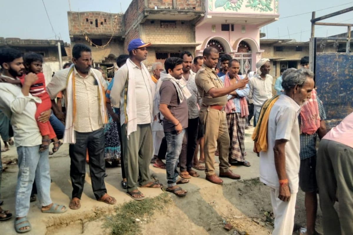 Siwan News : संदिग्ध परिस्थितियों में 22 वर्षीय युवक की मौत, पेड़ से लटका मिला शव