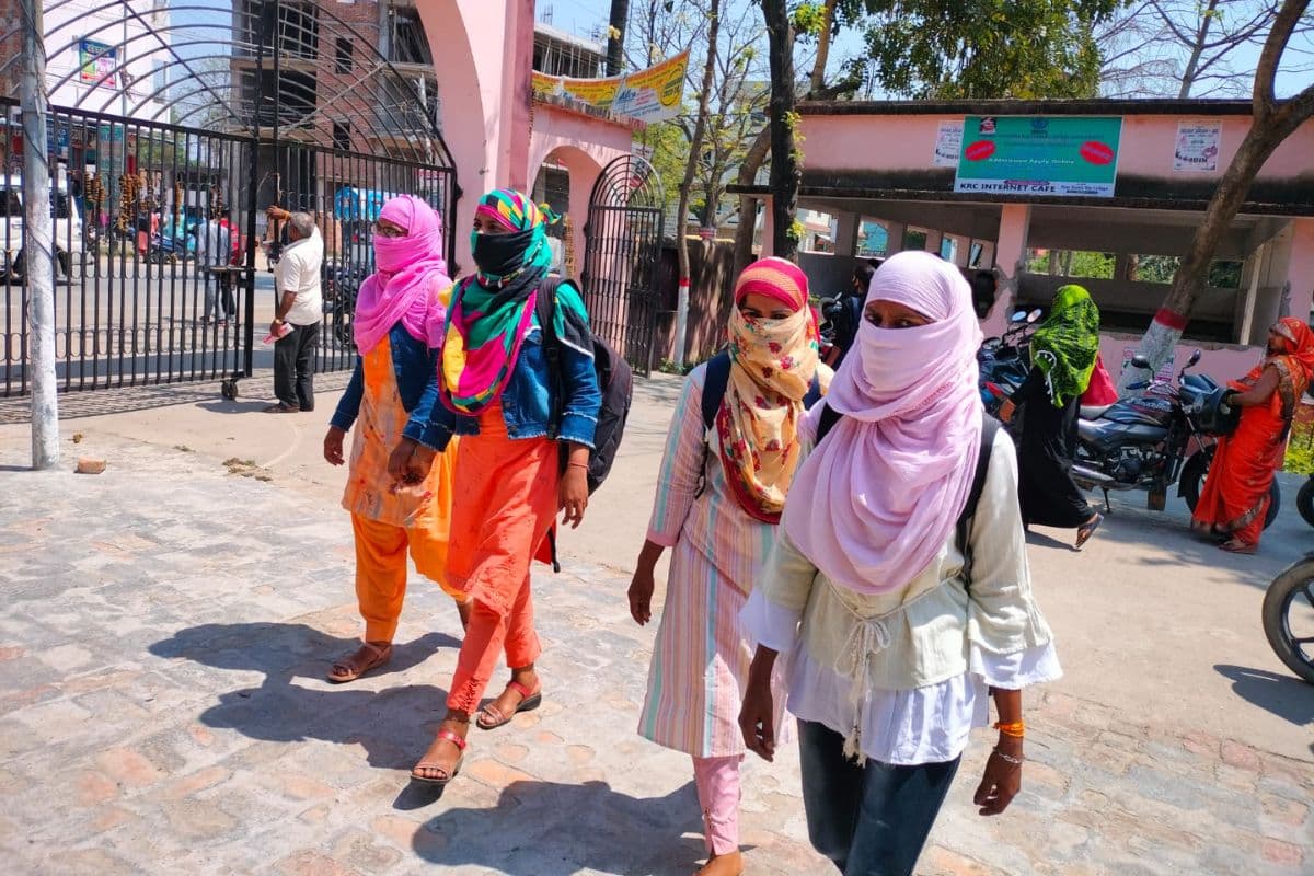 Gopalganj News : बादलों के बीच बरसे गर्मी के शोले, दिन के साथ रात में भी उमस से लोग बेहाल