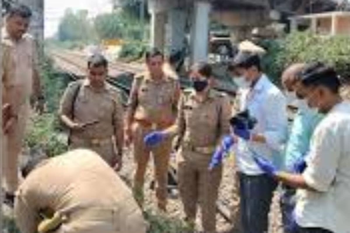 रोहतास में ट्रैक किनारे मिला अज्ञात युवती का शव, पहचान न होने पर पुलिस करेगी अंतिम संस्कार