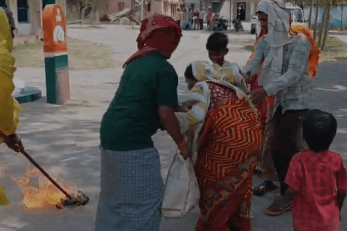 रोहतास में योजनाओं का लाभ न मिलने से परेशान दादी ने 4 मासूम पोता-पोती संग किया आत्मदाह का प्रयास,लोगों ने बचाया