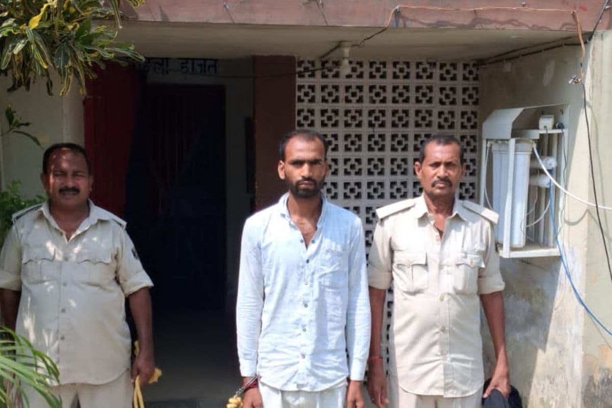 बेगूसराय के समसा से पुलिस ने हत्याकांड के वारंटी को किया गिरफ्तार