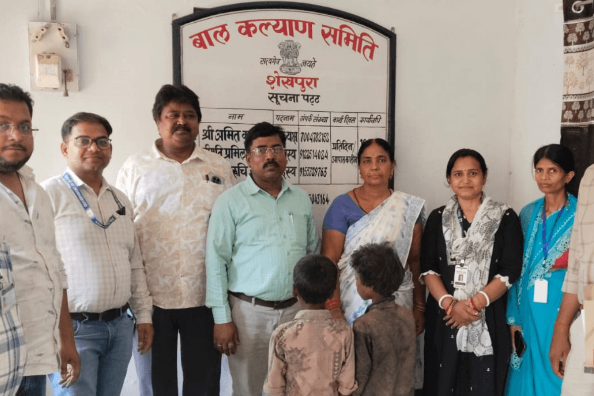 शेखपुरा में बाल श्रम पर कड़ा प्रहार, बरबीघा बाजार में धावा दल की छापेमारी, ट्रैक्टर से ईंट उतार रहे दो मासूम बच्चे मुक्त