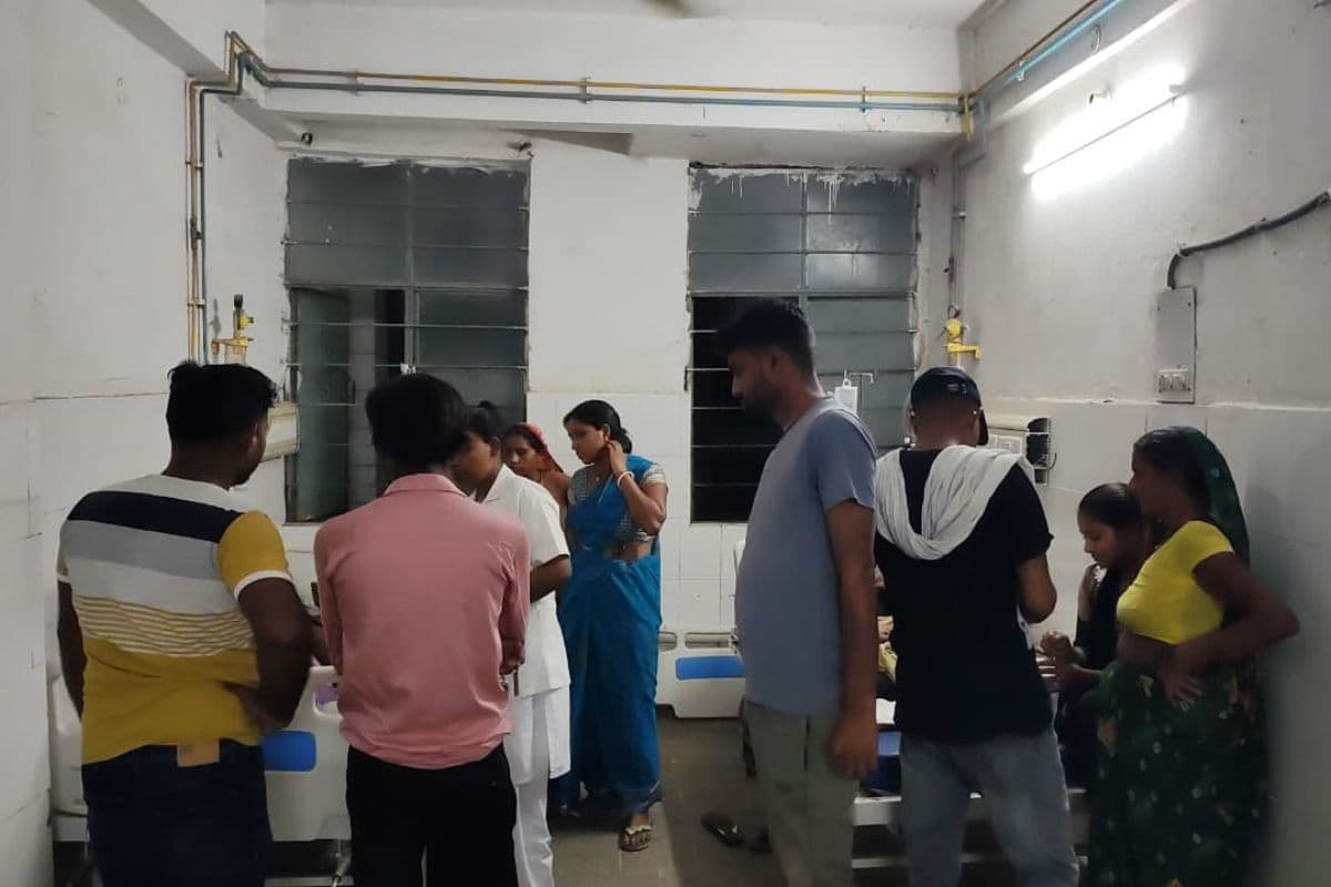 नवादा में भीषण गर्मी से जनजीवन अस्त-व्यस्त, अस्पतालों में बढ़े मरीज, स्कूली बच्चों का हाल बेहाल
