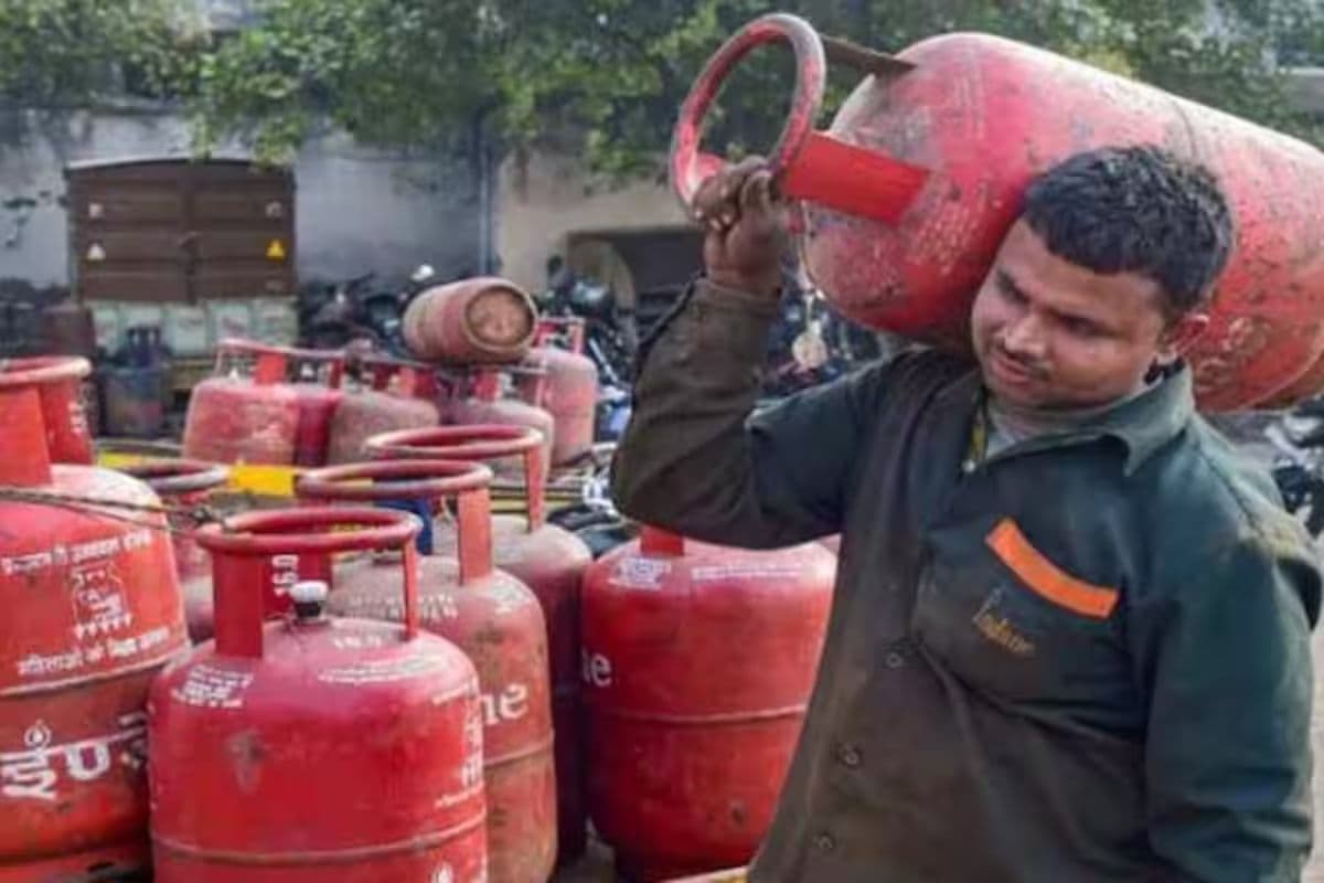 प्रभात खबर की खबरों का बड़ा असर, नवादा में शुरू हुआ गैस सिलेंडर का होम डिलीवरी, उपभोक्ताओं को मिला राहत