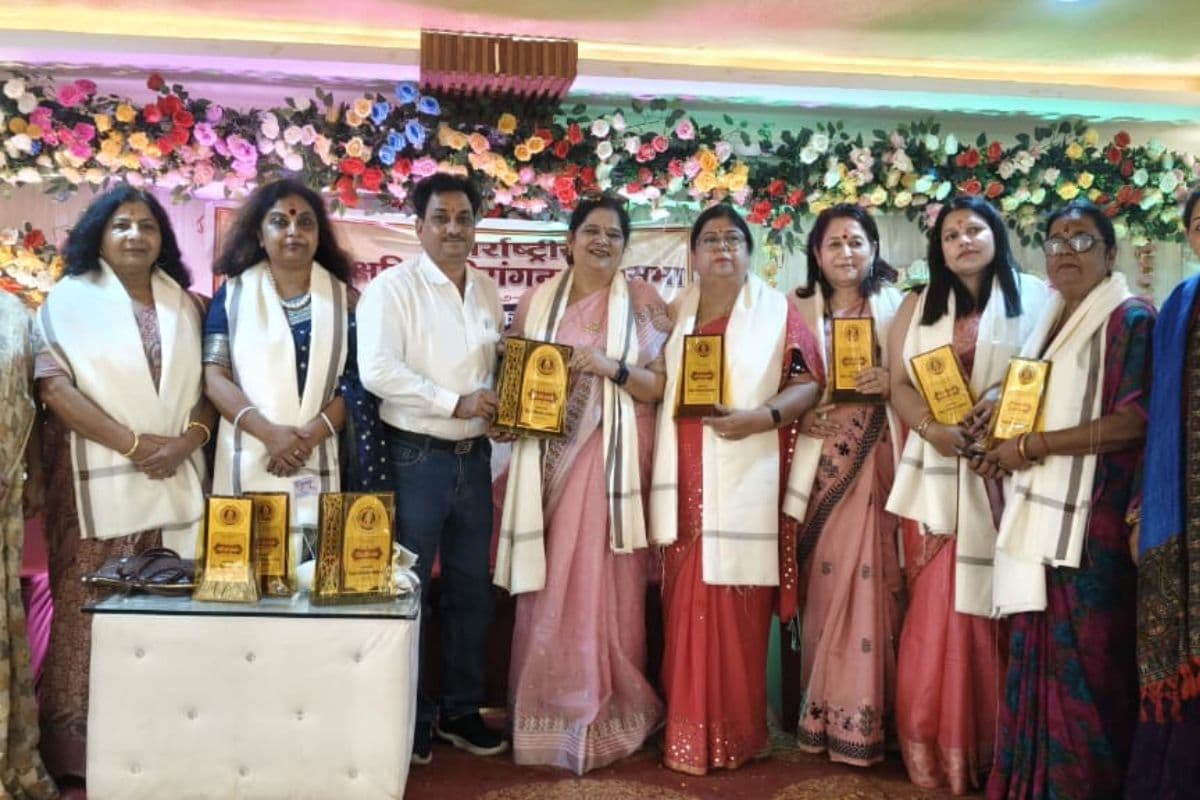 सासाराम में सम्मान समारोह का आयोजन, महिलाओं को किया गया सम्मानित