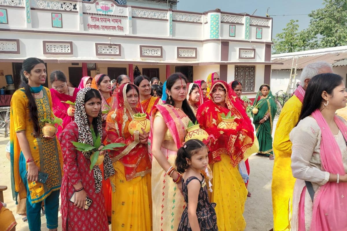 Saran News : अखंड अष्टयाम को लेकर गांव में भक्तिमय माहौल