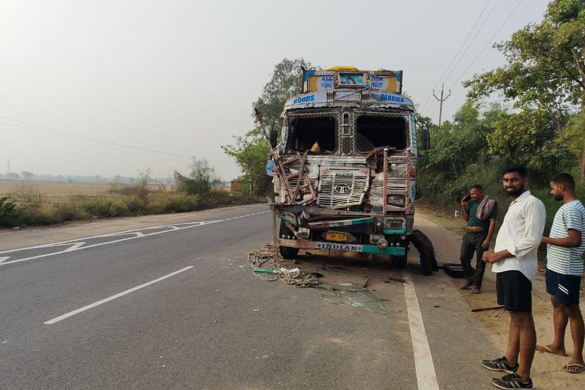 रोहतास में एनएच-120 पर भीषण सड़क हादसा, तेज रफ्तार ट्रक ने मारी टक्कर; चालक की मौत