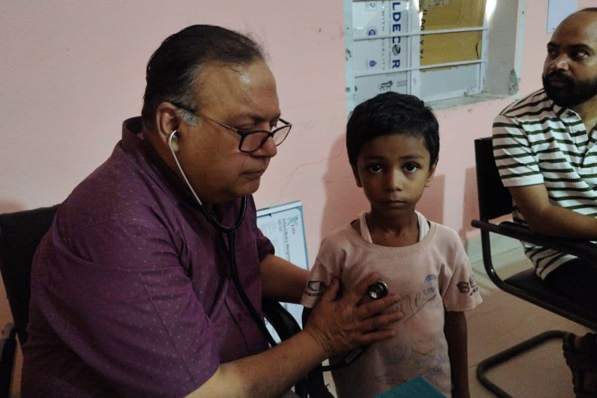 नालंदा में रेड क्रॉस का बड़ा मानवता अभियान, नि:शुल्क स्वास्थ्य जांच शिविर में  लोगों का हुआ इलाज