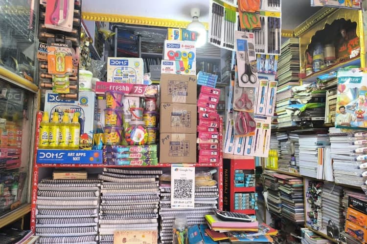 महंगाई की मार अब बच्चों के प्रोजेक्ट पर भी, स्टेशनरी और कला सामग्री तक 15 से 25% महंगा