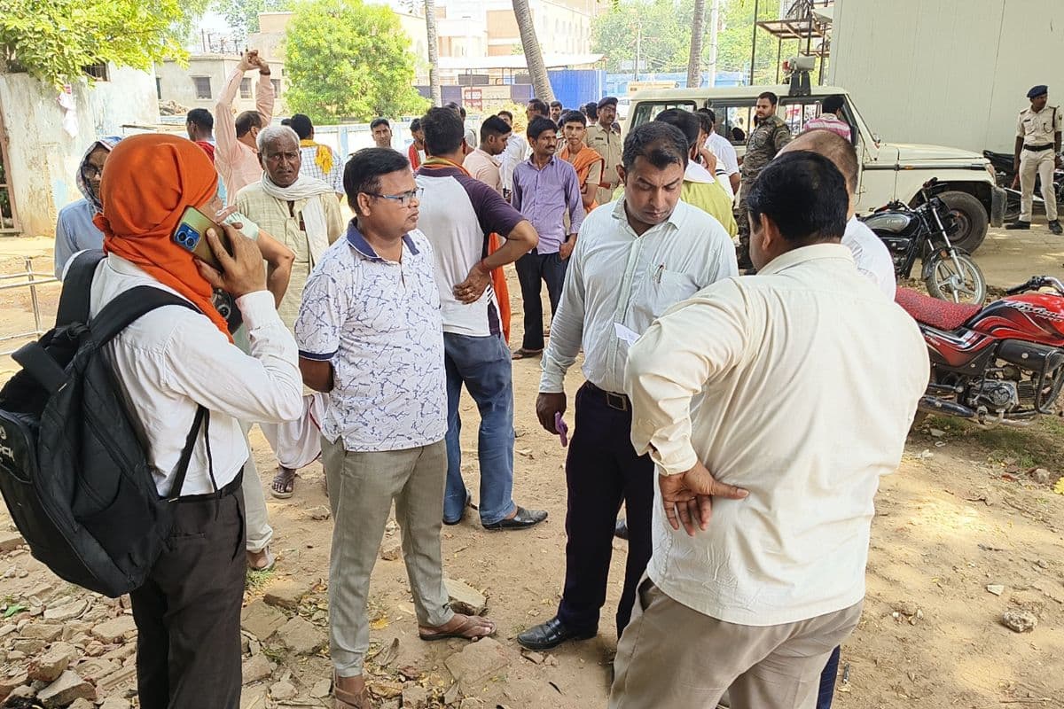 आरा में स्कूल बस ने एएसआई को रौंदा, इलाज के दौरान मौत; चालक फरार
