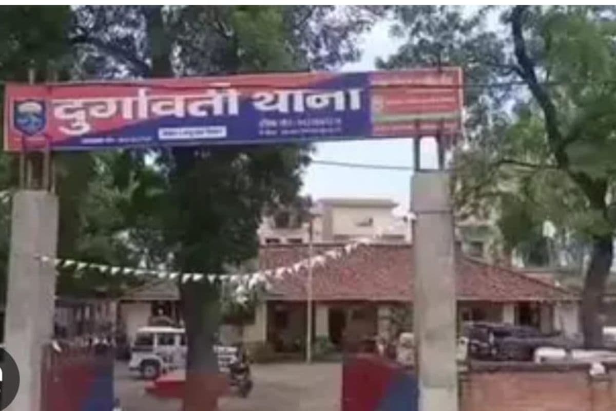 कैमूर में शराब तस्करों पर पुलिस का शिकंजा, तीन बाइक सवारों से 166 बोतल जब्त; 4 तस्कर गिरफ्तार