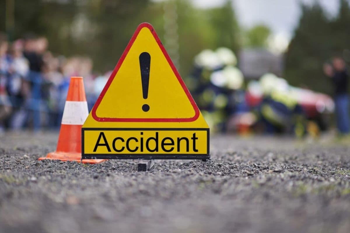NH-22 पर भीषण सड़क हादसा, दो बाइकों की सीधी टक्कर में तीन लोग गंभीर रूप से घायल