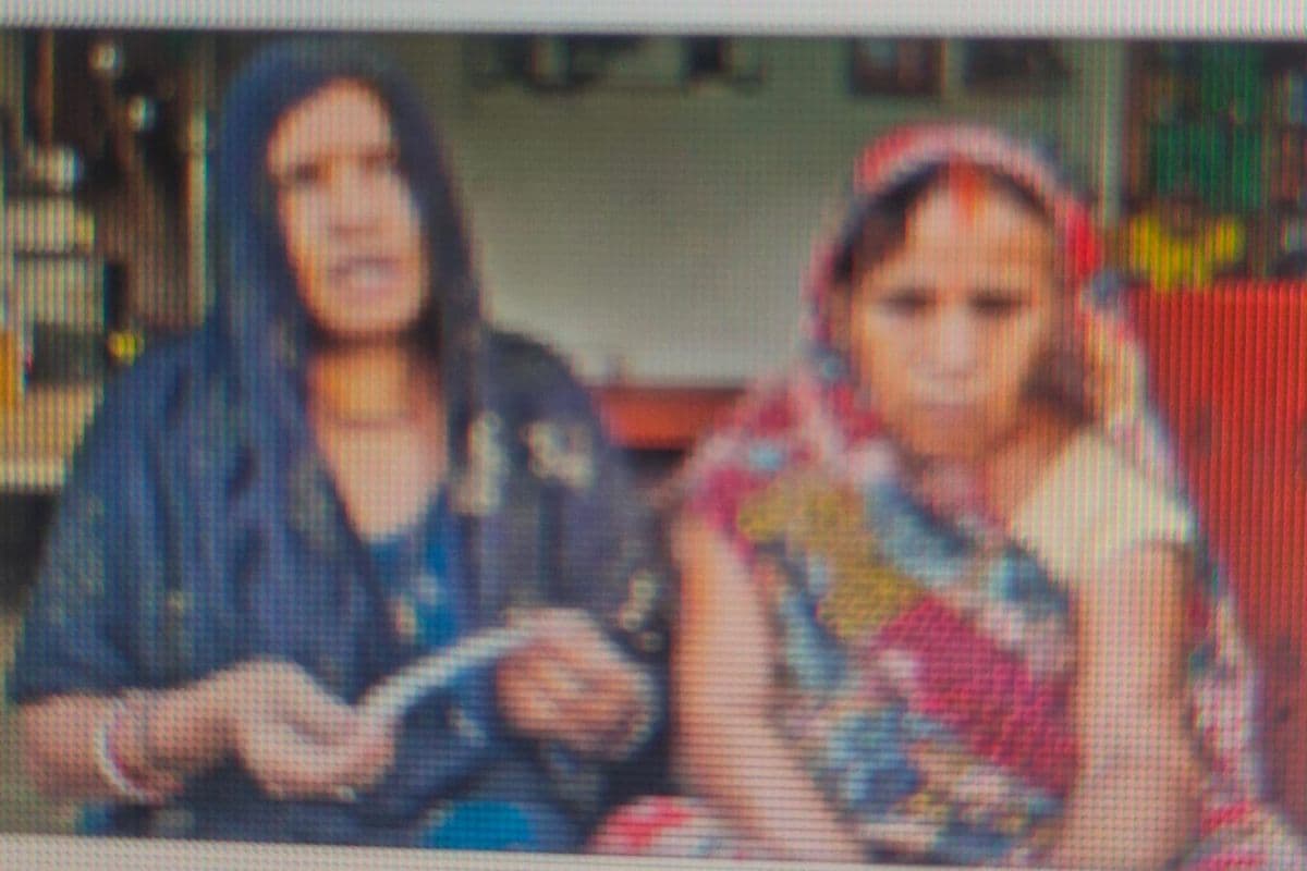 Saran News : बाइक सवार दो बदमाशों ने साइबर कैफे संचालिका को धक्का देकर 93 हजार लूटे,