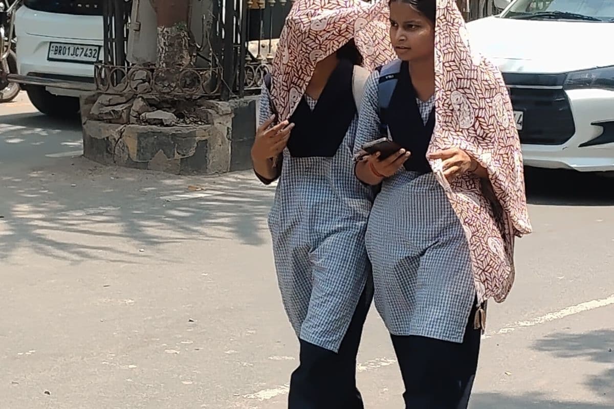 Saran News : लू, डिहाइड्रेशन व पेट दर्द के मरीजों की संख्या बढ़ी, अस्पताल प्रशासन अलर्ट