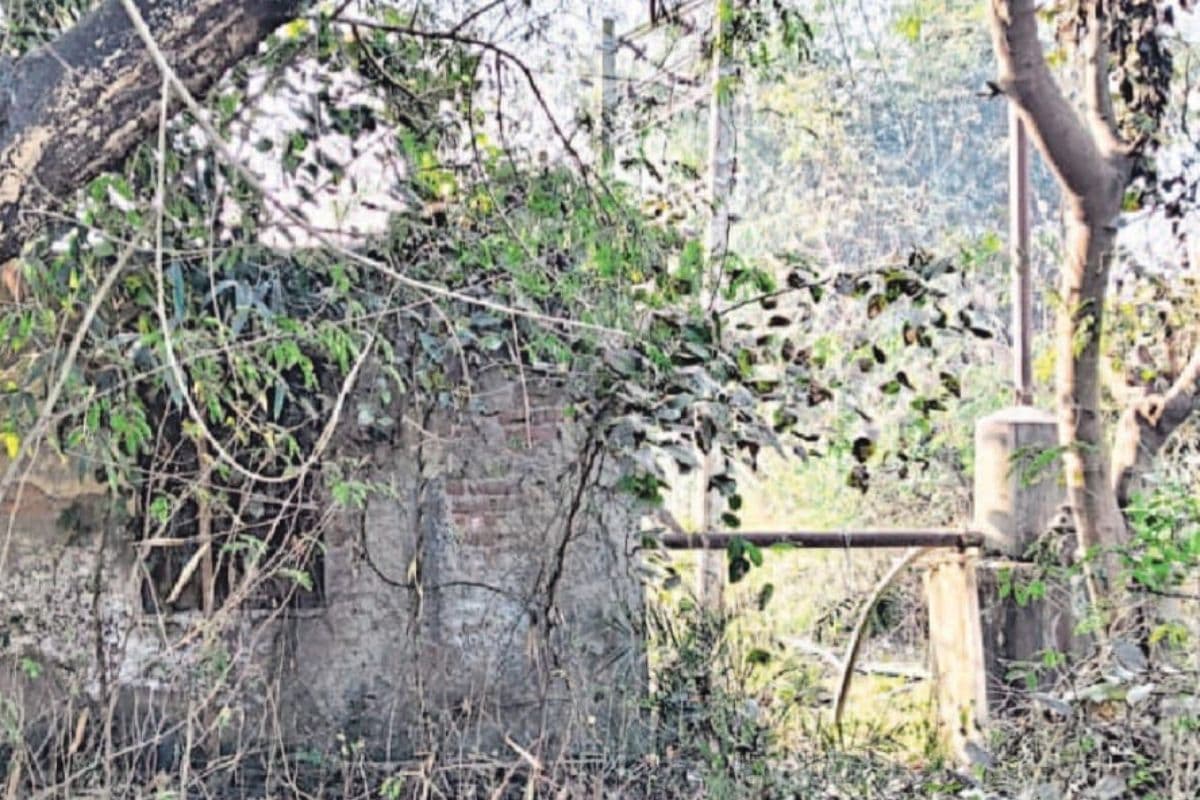 Siwan News : पटवन सुविधा ठप होने से खेती पर संकट, किसान परेशान