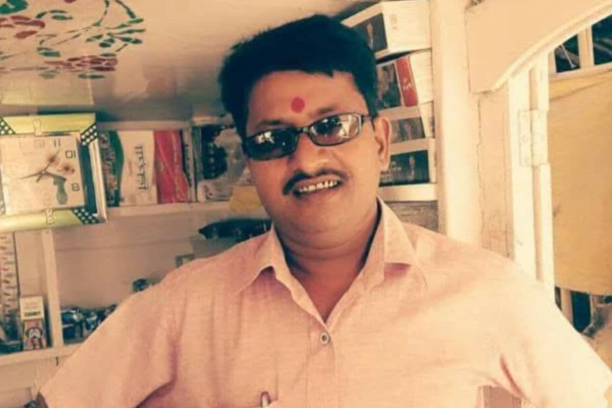 Siwan News : पूर्व मुखिया के निधन पर व्यापारियों ने बंद रखीं दुकानें