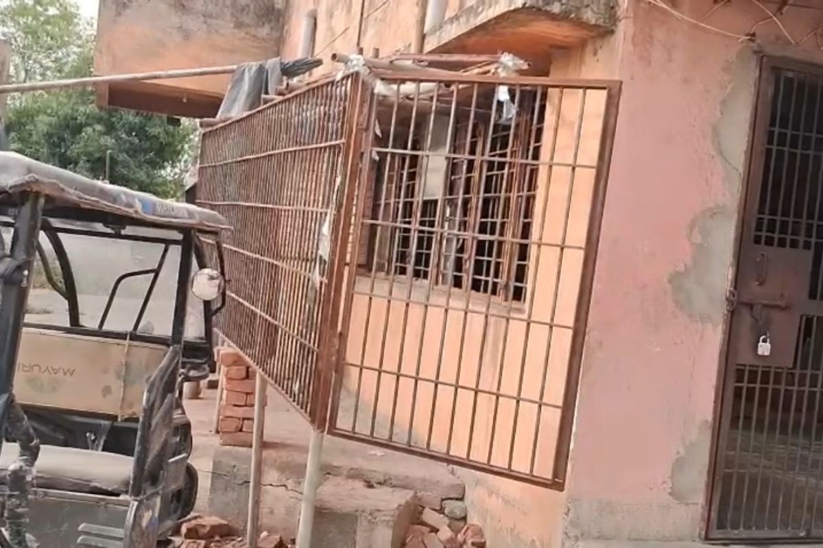 Kaimur News : उत्पाद विभाग की हाजत से फिर फरार हुए दो शराब तस्कर, जनवरी में भी 5 भाग गए थे