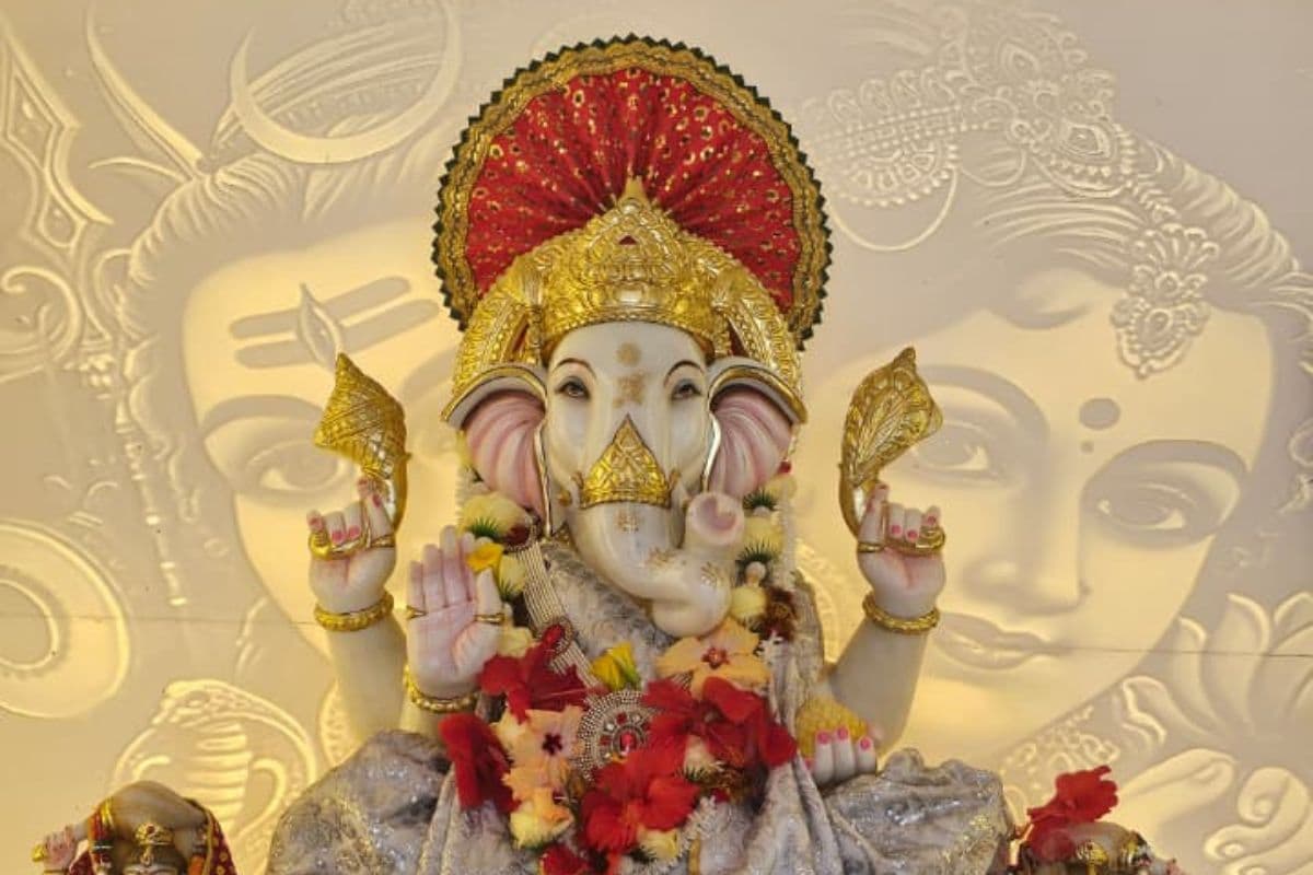 पूर्णिया के कसबा में विराजे हैं विघ्नहर्ता 'श्री सिद्धिविनायक', बुधवार को मत्था टेकने उमड़ती है भारी भीड़