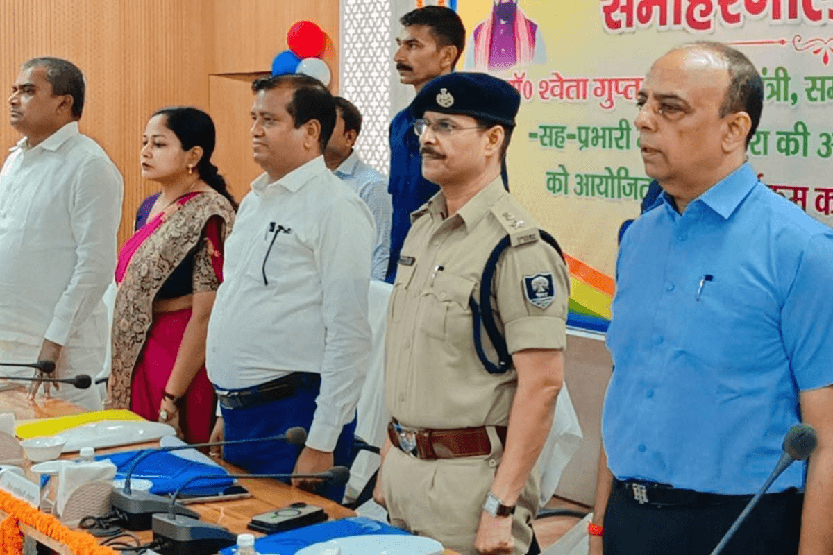 शेखपुरा में बीस सूत्री की बैठक में पहुंचीं मंत्री श्वेता गुप्ता, पेयजल संकट पर कड़ा रुख