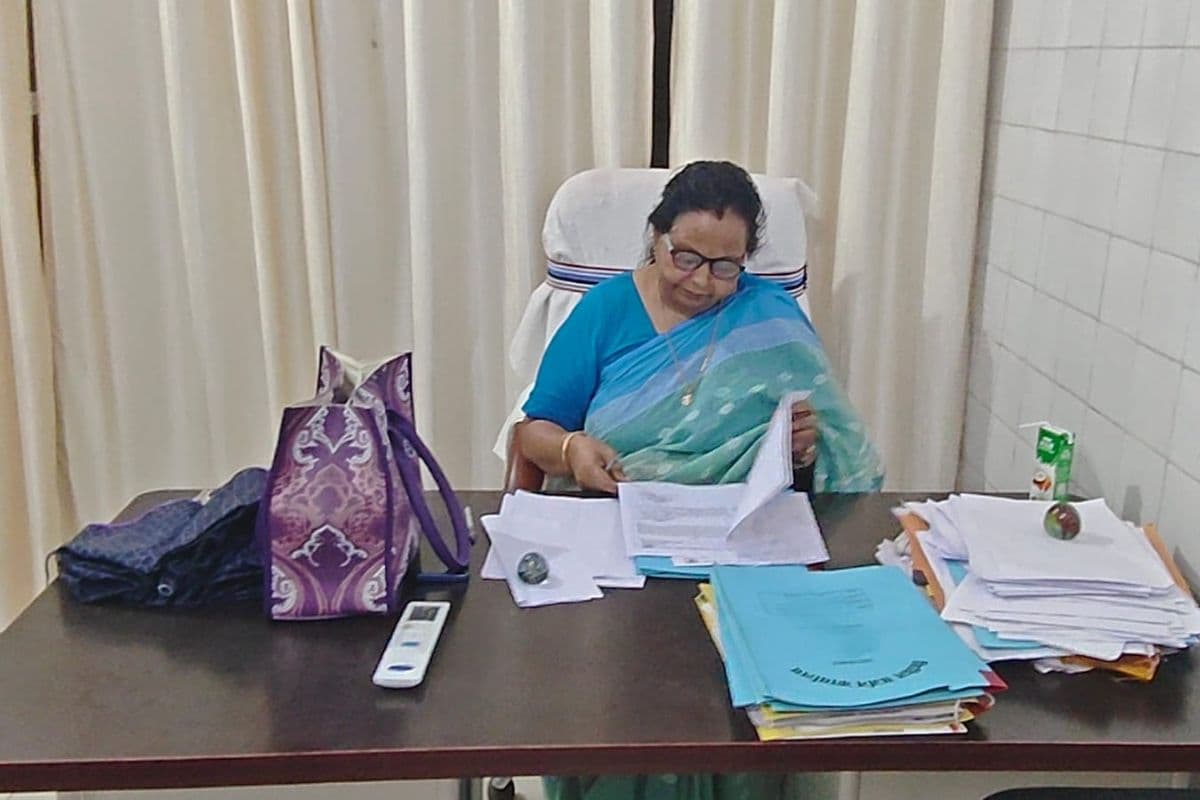 जहानाबाद में बर्खास्त कर्मी ने सिविल सर्जन कार्यालय में मचाया हंगामा, प्रधान लिपिक को दी जान से मारने की धमकी