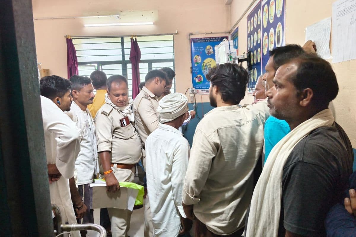 आरा में सड़क हादसा, ऑटो पलटने से एक की मौत, पांच गंभीर रूप से घायल