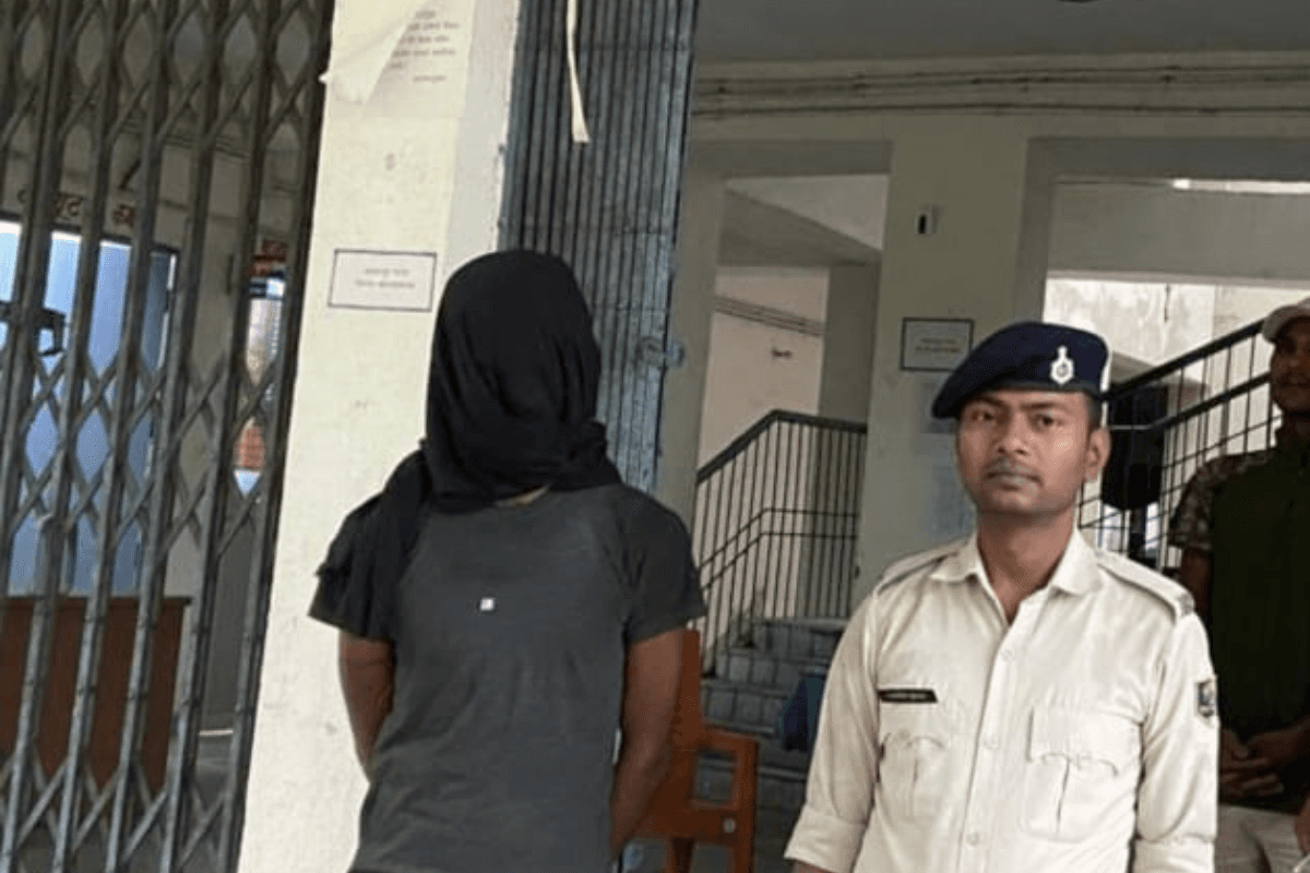 नवादा के अकबरपुर पुलिस ने SC/ST एक्ट के नामजद अभियुक्त को किया गिरफ्तार, भेजा जेल