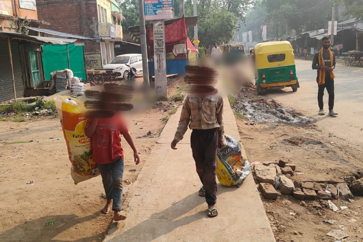 रोहतास में उजागर हुआ बाल श्रम मामला, बस्ता छोड़ बच्चे कूड़ा बीनने को मजबूर