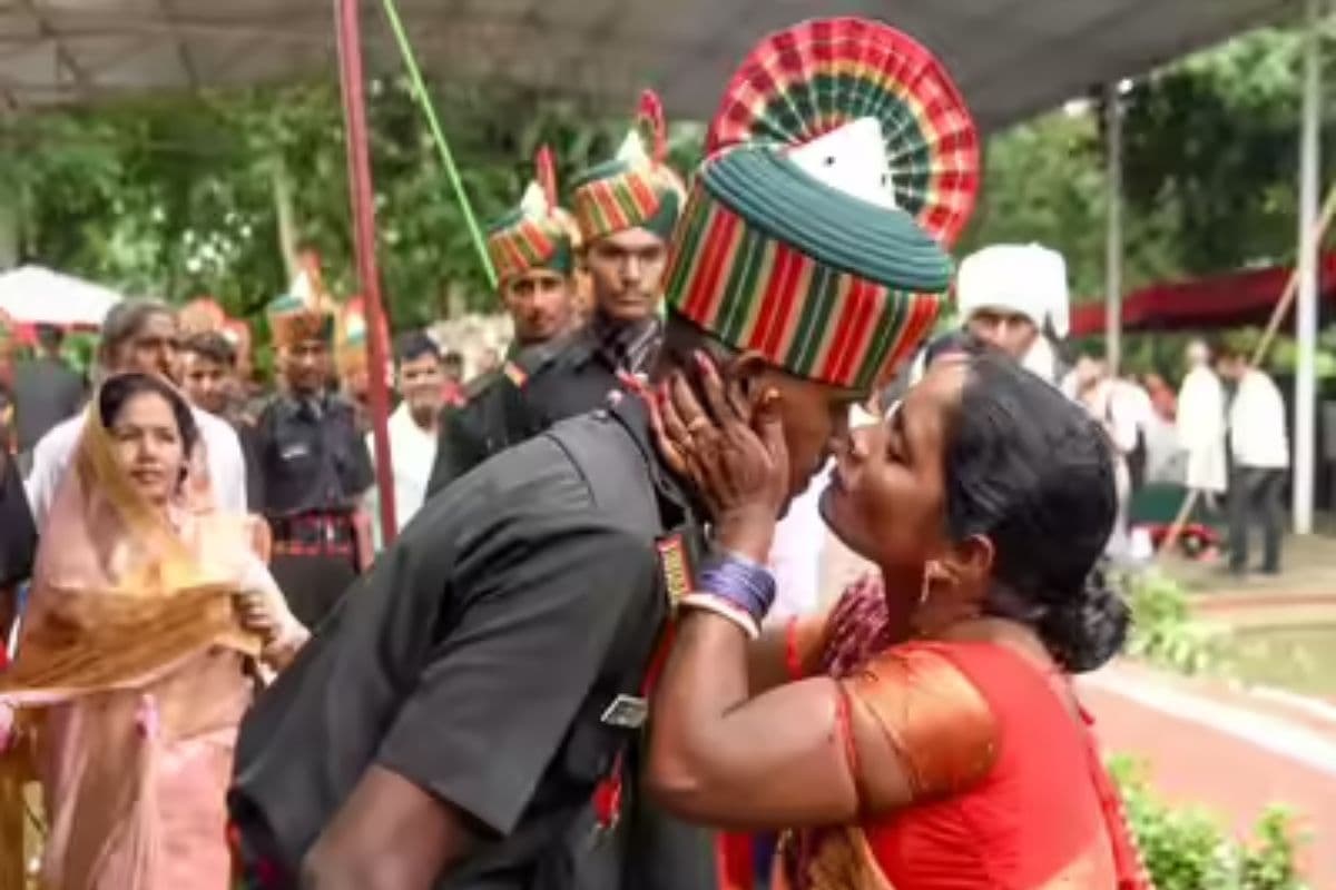 पटना के दानापुर में 1025 अग्निवीरों का ऐतिहासिक शपथ ग्रहण! परेड में गूंजा देशभक्ति का जोश, माता-पिता बने गवाह